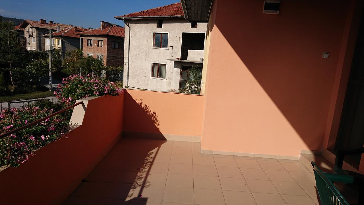 Family Hotel Dalia Velingrad Dış mekan fotoğraf